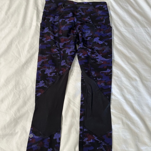 Lululemon Pace Rival Crop Hounds Camo Emperor Blue Black / Black 4 - Picture 9 of 11
